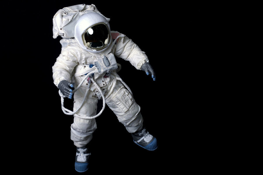 spacesuit_slide-29ca64fe2374fa4de3e4311ad1ce62145676238f-s900-c85 spacesuit_slide-29ca64fe2374fa4de3e4311ad1ce62145676238f-s900-c85